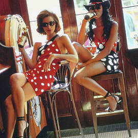 Christy Turlington and Naomi Campbell in Geoffrey Beene Dresses by Arthur Elgort